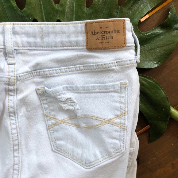 Abercrombie & Fitch Denim - ⬇️Abercrombie and Fitch distressed jeans